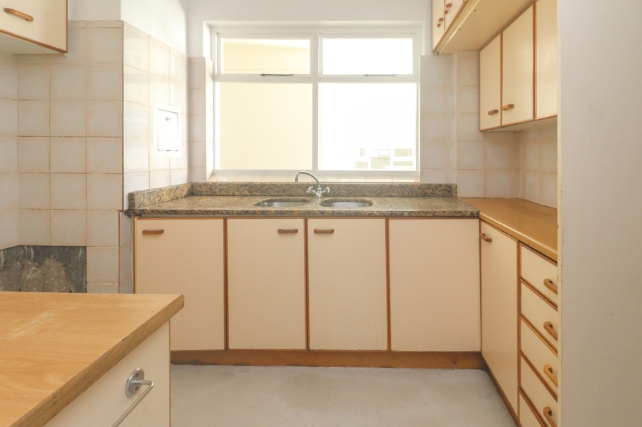 2 Bedroom Property for Sale in Sea Point Western Cape